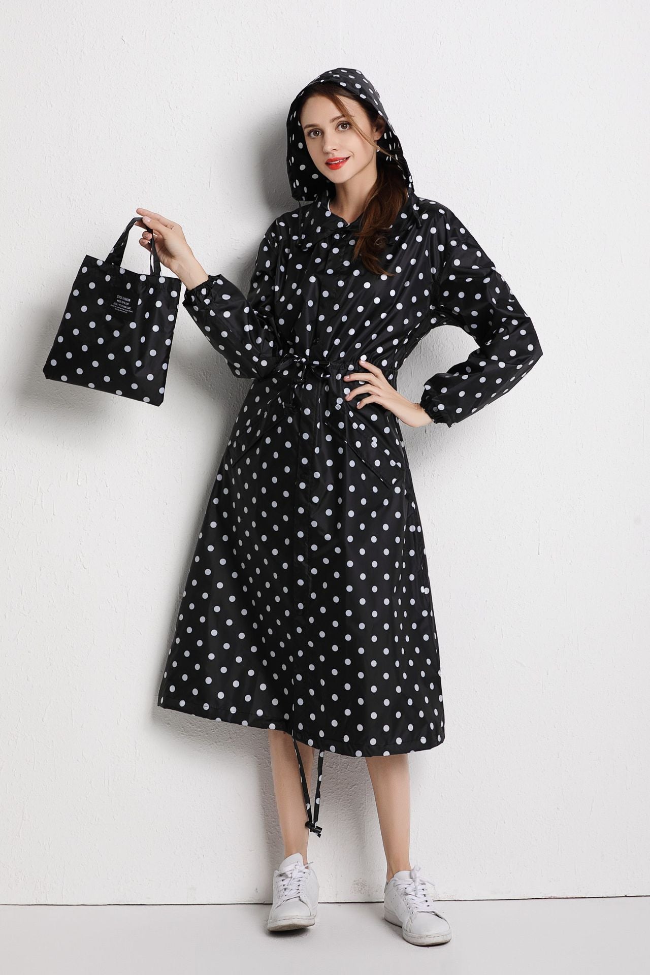 Extended Fashion Lightweight Large Size Sealing Raincoat 17001 Black Big Dots