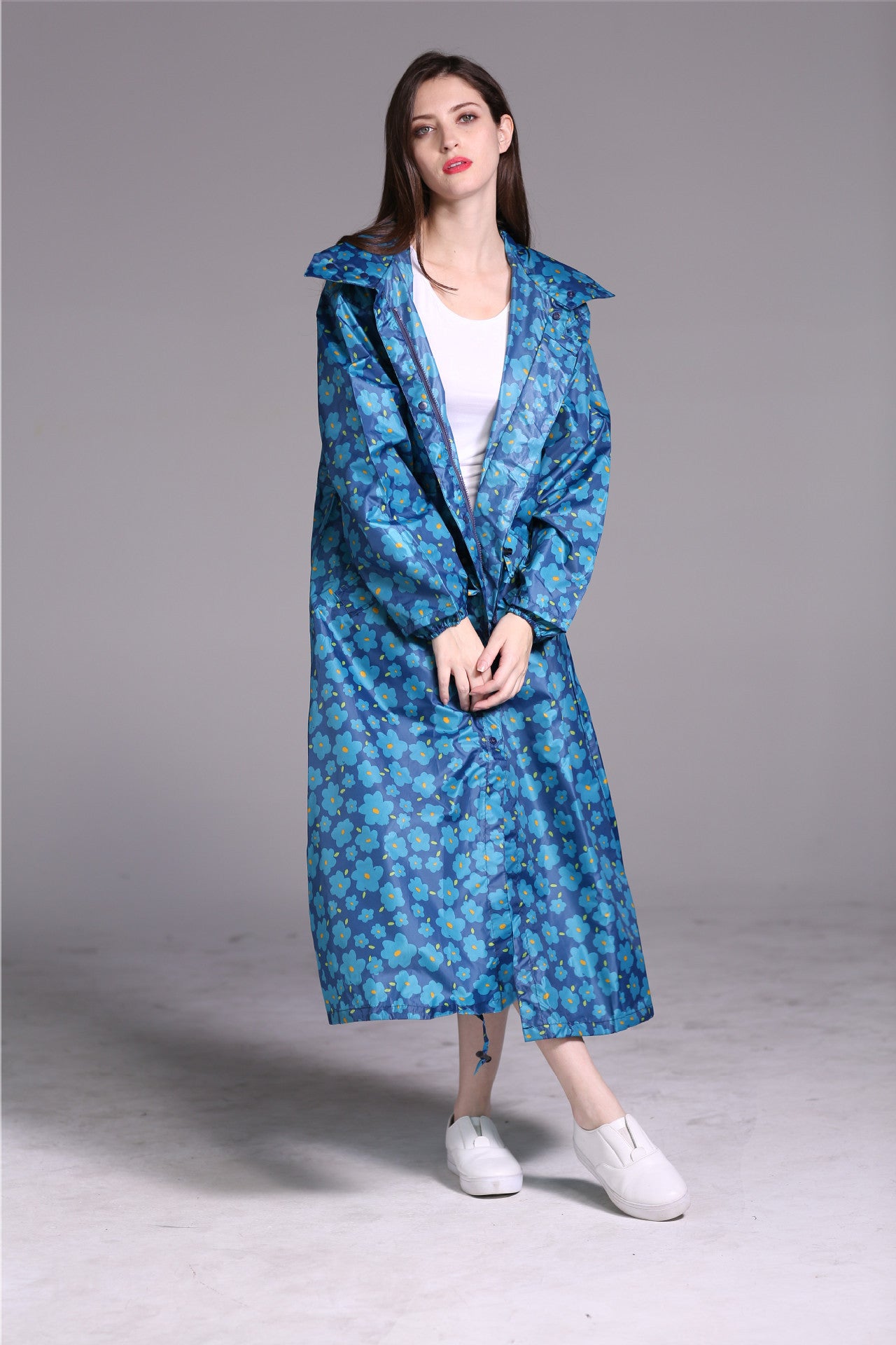 Extended Fashion Lightweight Large Size Sealing Raincoat 17001 Blue Flowers