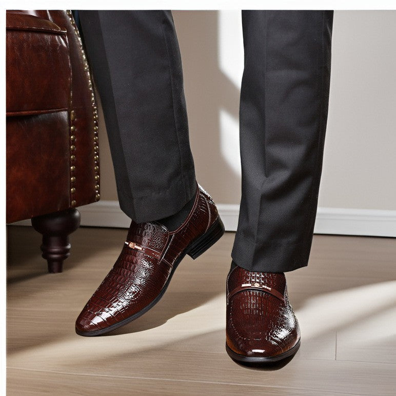 Men's Shoes New Crocodile Pattern Plus Size Patent Leather Brown 7708