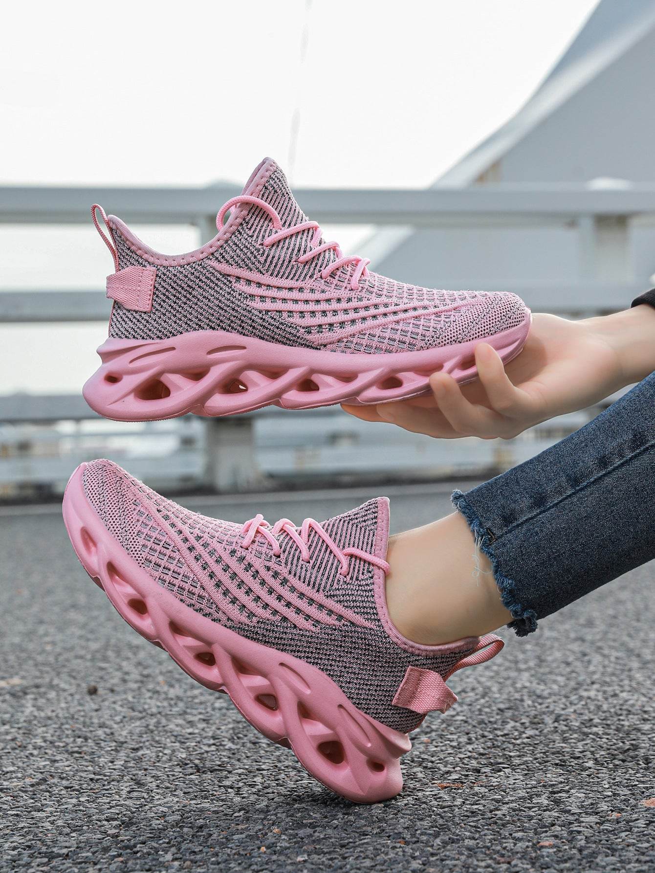 Sneaker Men's Fly-kit Mesh Twist Bottom Lightweight Pink