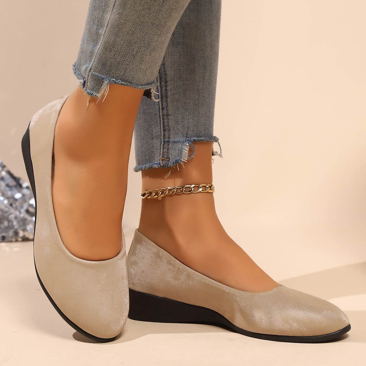 Women's Plus Size Shallow Mouth Solid Color Casual Flat Shoes Suede Rice