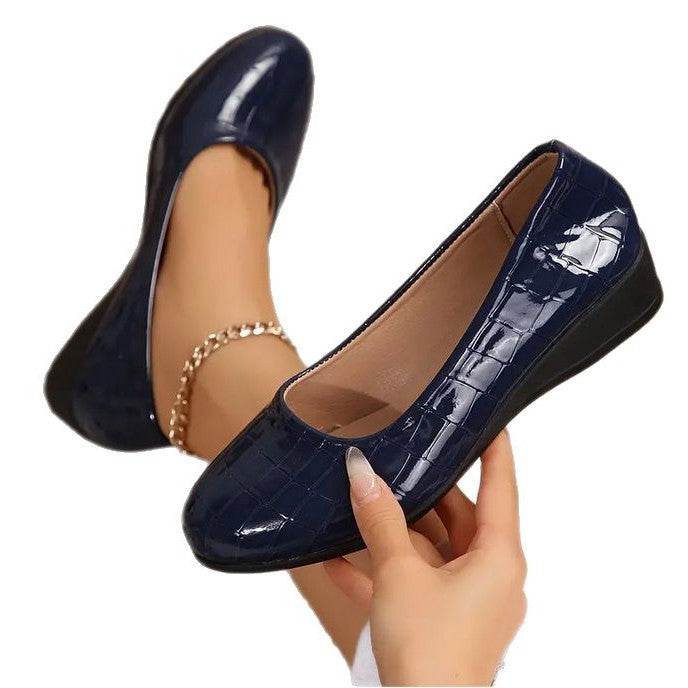 Women's Plus Size Shallow Mouth Solid Color Casual Flat Shoes