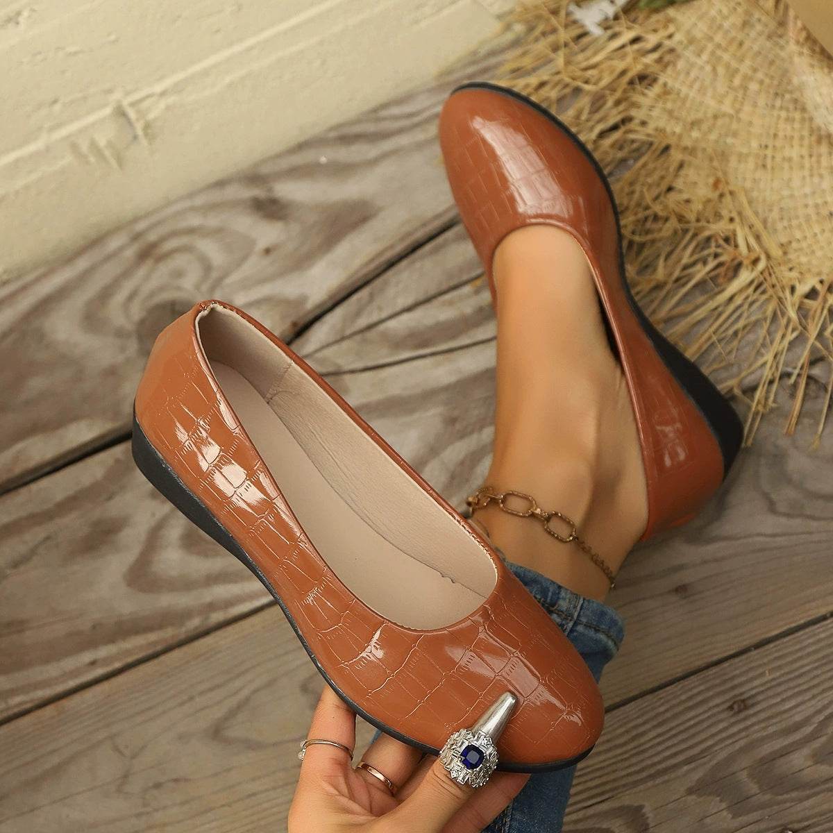 Women's Plus Size Shallow Mouth Solid Color Casual Flat Shoes