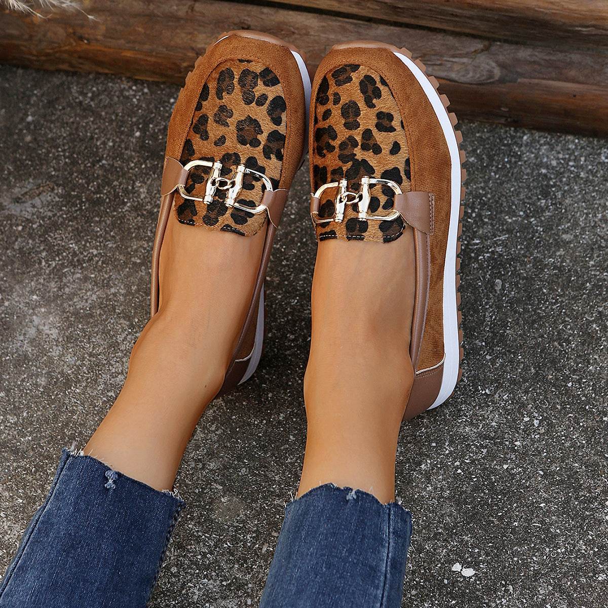 Fashion Women's Summer Metal Buckle Flat Shoes Brown