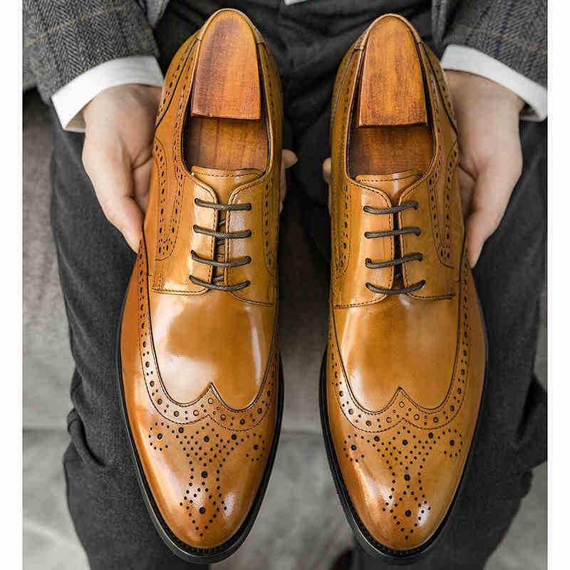 Brogue Men's Leather Pointed Handmade Leather Shoes Brown