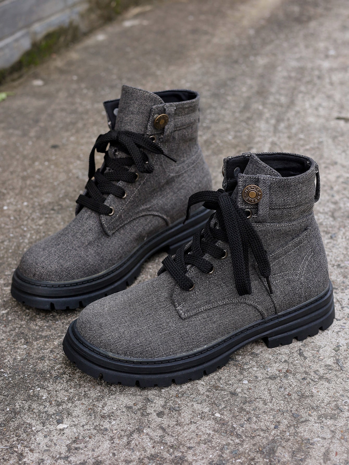 Plus Size Platform Martin Boots Female Lace Up Casual Ankle Boots Gray