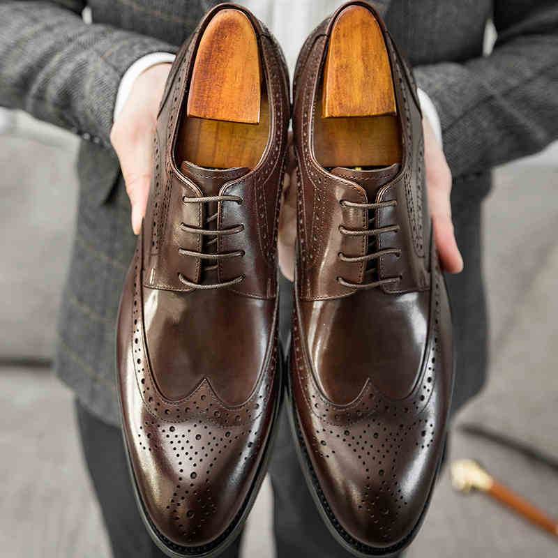 Brogue Men's Leather Pointed Handmade Leather Shoes Dark coffee